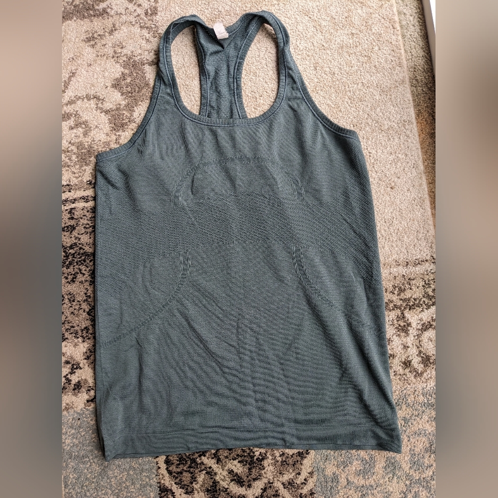 Lululemon tank